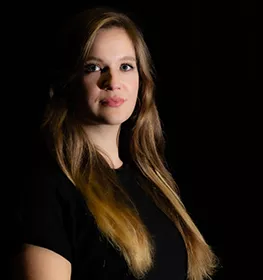 JASMIN BUCZKO  als Lenara